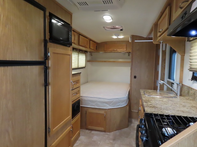 キャンピングカー トレーラー ｴｽｹｰﾌﾟ21 要牽引免許 2軸 ﾙｰﾌAC FFﾋｰﾀｰ