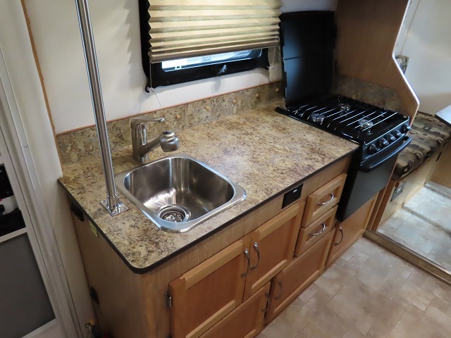 キャンピングカー トレーラー ｴｽｹｰﾌﾟ21 要牽引免許 2軸 ﾙｰﾌAC FFﾋｰﾀｰ