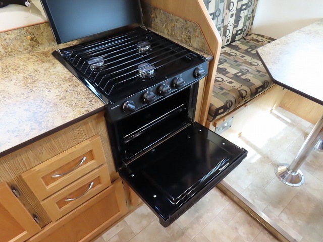 キャンピングカー トレーラー ｴｽｹｰﾌﾟ21 要牽引免許 2軸 ﾙｰﾌAC FFﾋｰﾀｰ