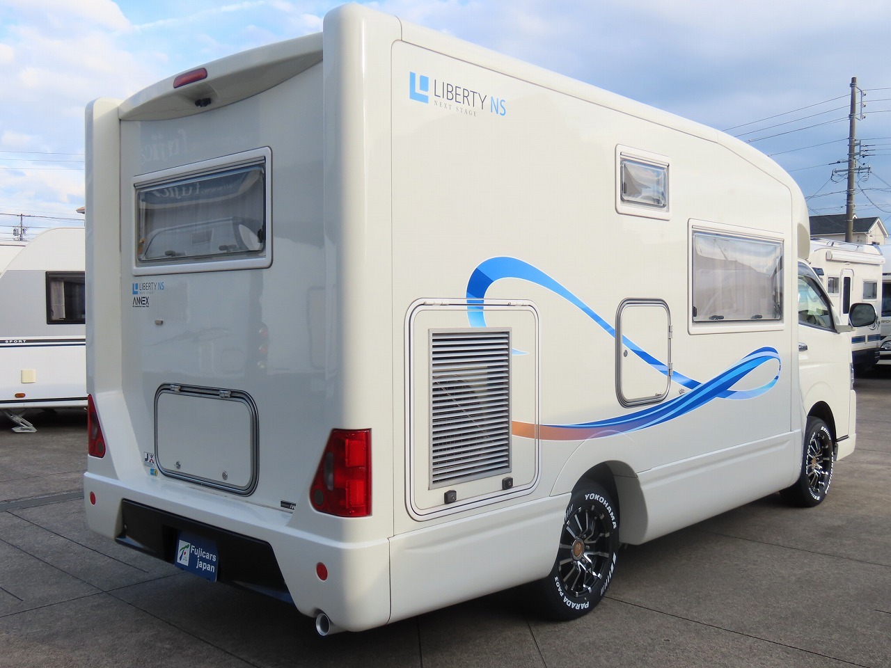 キャンピングカー キャブコン ﾊｲｴｰｽ ｱﾈｯｸｽ ﾘﾊﾞﾃｨNS 家庭用ｴｱｺﾝ4WD