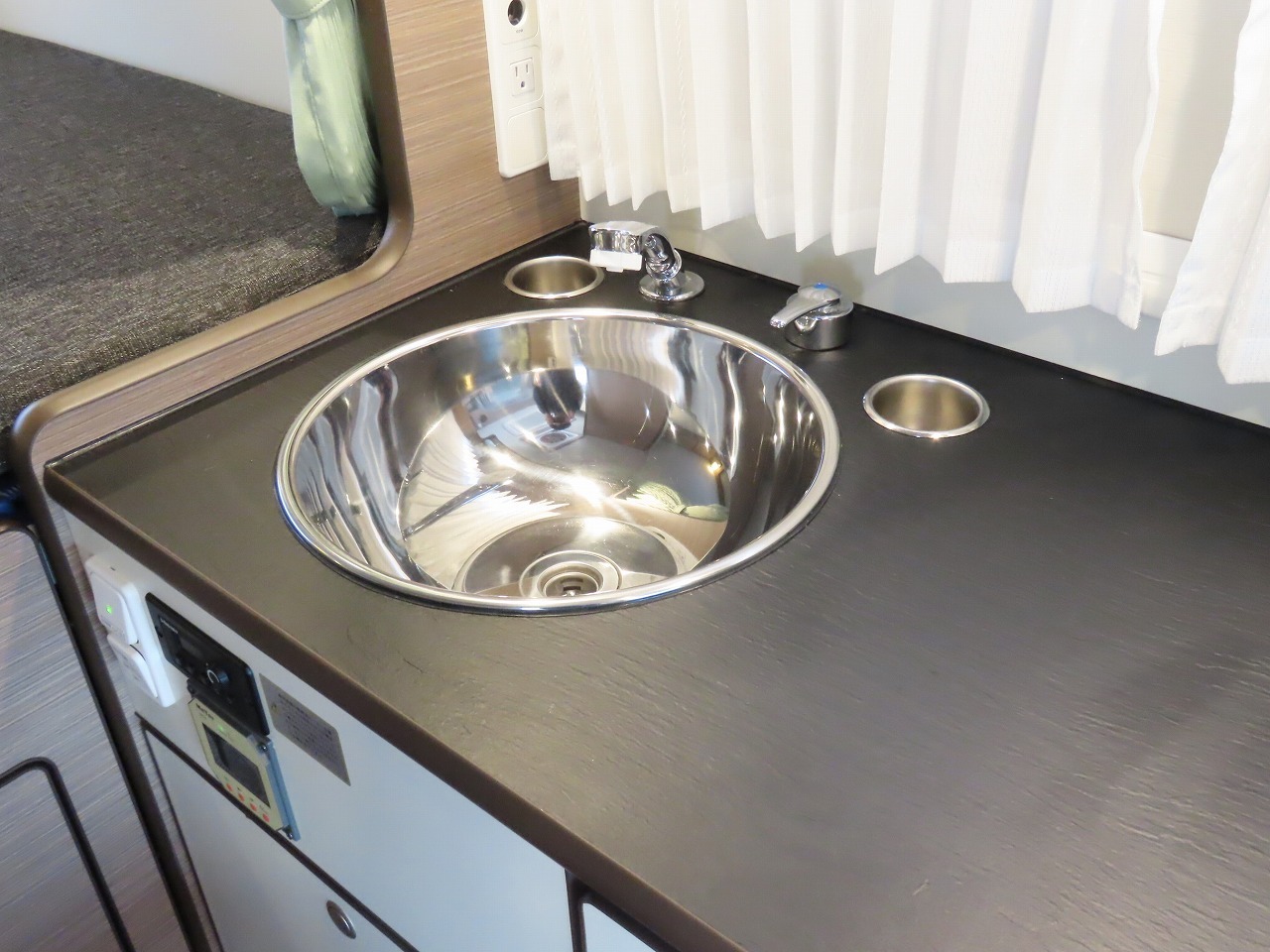 キャンピングカー キャブコン ﾊｲｴｰｽ ｱﾈｯｸｽ ﾘﾊﾞﾃｨNS 家庭用ｴｱｺﾝ4WD