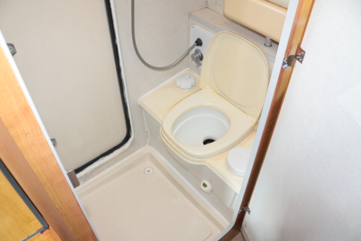 キャンピングカー キャブコン ｶﾑﾛｰﾄﾞ ﾊﾞﾝﾃｯｸ ｼﾞﾙ 4WD　ﾘﾁｳﾑ　家庭用