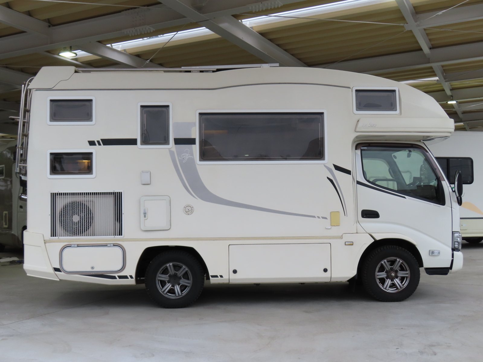 キャンピングカー キャブコン ｶﾑﾛｰﾄﾞ ﾊﾞﾝﾃｯｸ ｼﾞﾙ520 4WD