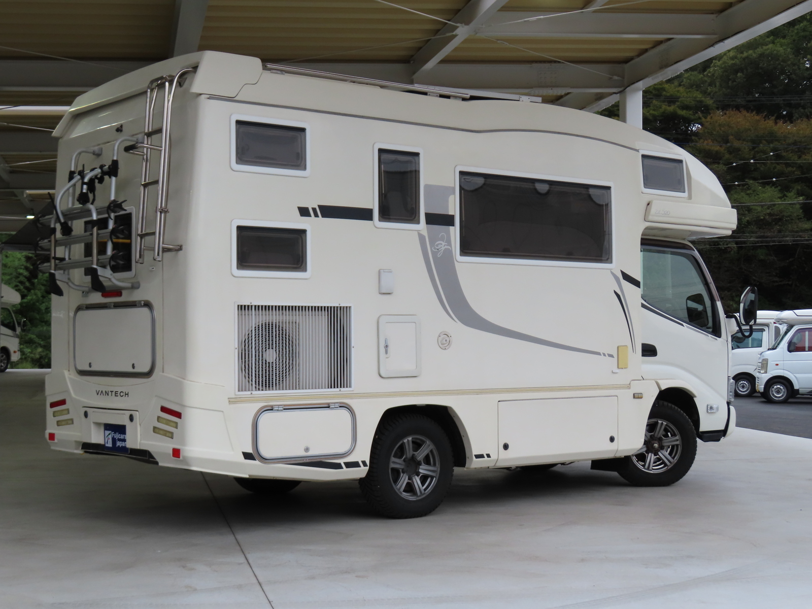 キャンピングカー キャブコン ｶﾑﾛｰﾄﾞ ﾊﾞﾝﾃｯｸ ｼﾞﾙ520 4WD