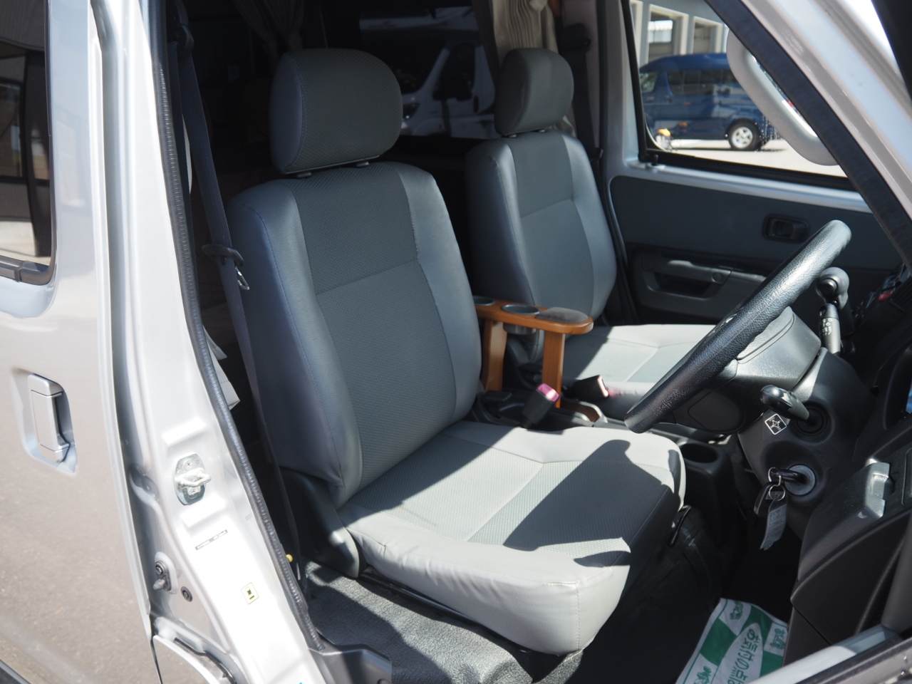 キャンピングカー バンコン ﾗｲﾄｴｰｽ ﾀｺｽ ﾊﾅⅡ 4WD