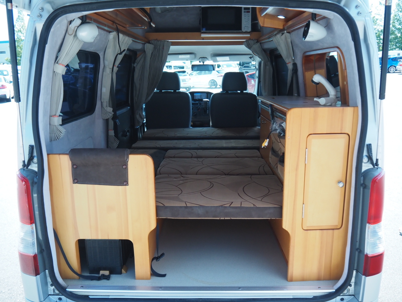 キャンピングカー バンコン ﾗｲﾄｴｰｽ ﾀｺｽ ﾊﾅⅡ 4WD