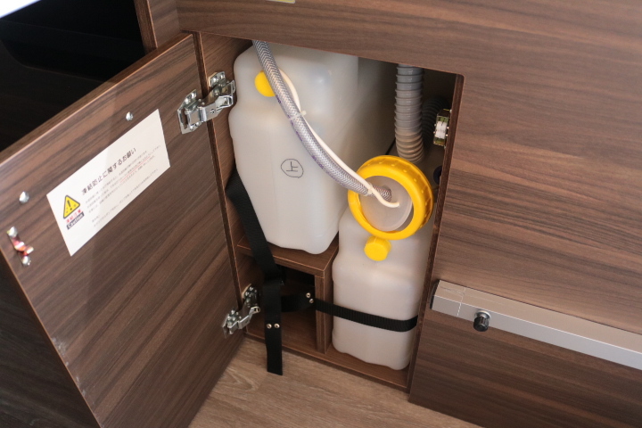 キャンピングカー バンコン ﾊｲｴｰｽ ﾚｸﾋﾞｨ ﾄｯﾌﾟｾｲﾙｽｰﾍﾟﾘｱ　FF　ﾚ