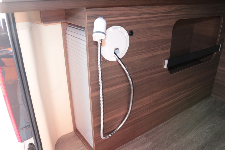 キャンピングカー バンコン ﾊｲｴｰｽ ﾚｸﾋﾞｨ ﾄｯﾌﾟｾｲﾙｽｰﾍﾟﾘｱ　FF　ﾚ