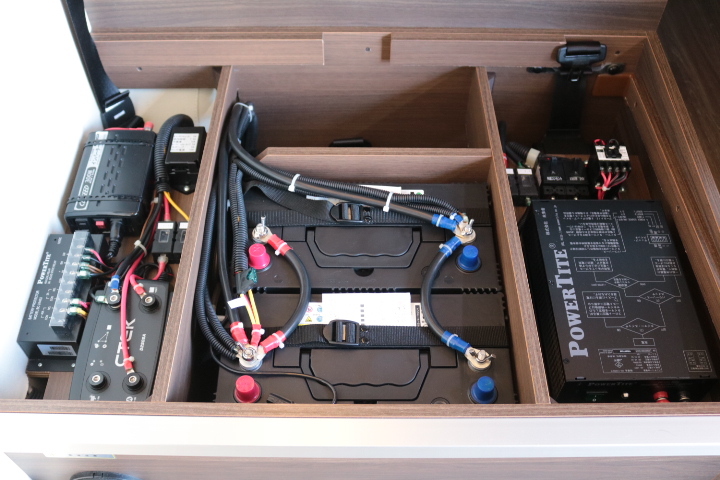 キャンピングカー バンコン ﾊｲｴｰｽ ﾚｸﾋﾞｨ ﾄｯﾌﾟｾｲﾙｽｰﾍﾟﾘｱ　FF　ﾚ