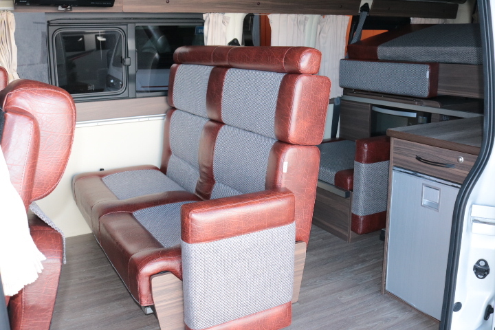 キャンピングカー バンコン ﾊｲｴｰｽ ﾚｸﾋﾞｨ ﾄｯﾌﾟｾｲﾙｽｰﾍﾟﾘｱ　FF　ﾚ