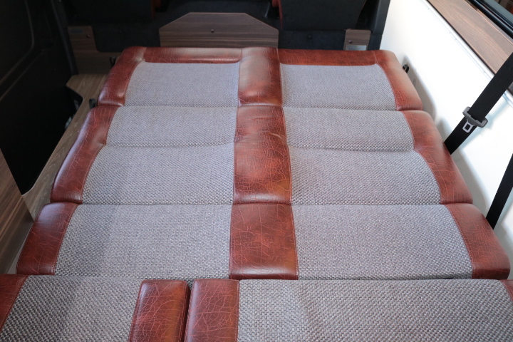 キャンピングカー バンコン ﾊｲｴｰｽ ﾚｸﾋﾞｨ ﾄｯﾌﾟｾｲﾙｽｰﾍﾟﾘｱ　FF　ﾚ