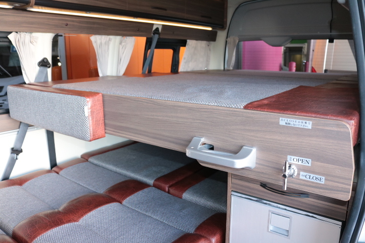 キャンピングカー バンコン ﾊｲｴｰｽ ﾚｸﾋﾞｨ ﾄｯﾌﾟｾｲﾙｽｰﾍﾟﾘｱ　FF　ﾚ