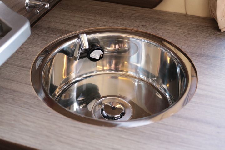 キャンピングカー バンコン ﾊｲｴｰｽ ﾚｸﾋﾞｨ ﾄｯﾌﾟｾｲﾙｽｰﾍﾟﾘｱ　FF　ﾚ