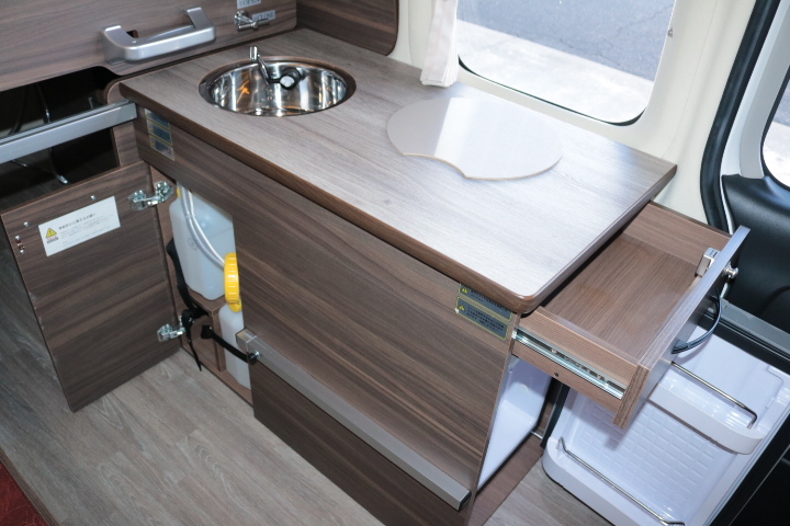 キャンピングカー バンコン ﾊｲｴｰｽ ﾚｸﾋﾞｨ ﾄｯﾌﾟｾｲﾙｽｰﾍﾟﾘｱ　FF　ﾚ