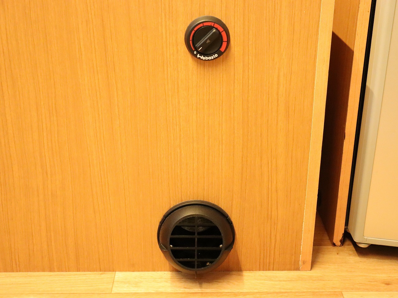 キャンピングカー トレーラー ｴｰｽｷｬﾗﾊﾞﾝ ｴｰｽ330ﾙｰﾑ　FFﾋｰﾀｰ