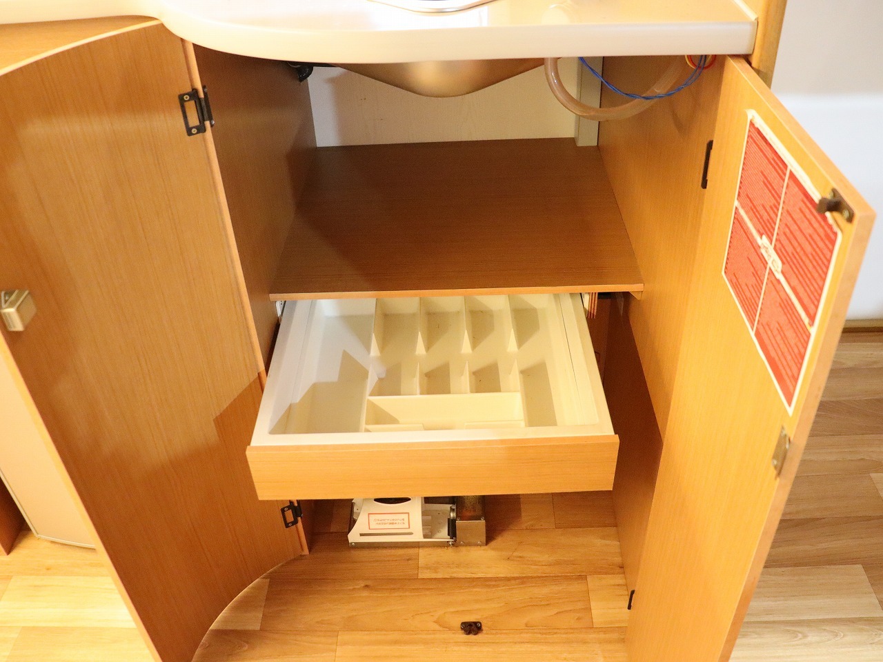 キャンピングカー トレーラー ｴｰｽｷｬﾗﾊﾞﾝ ｴｰｽ330ﾙｰﾑ　FFﾋｰﾀｰ