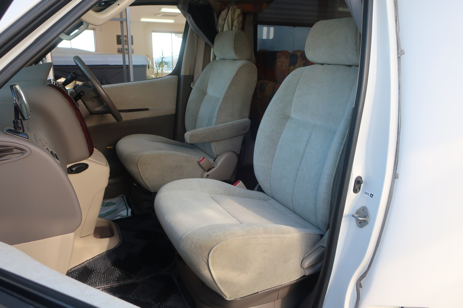 キャンピングカー キャブコン ｸﾞﾗﾝﾄﾞﾊｲｴｰｽ ﾅｯﾂRV ｸﾞﾗﾝﾂDD 4WD