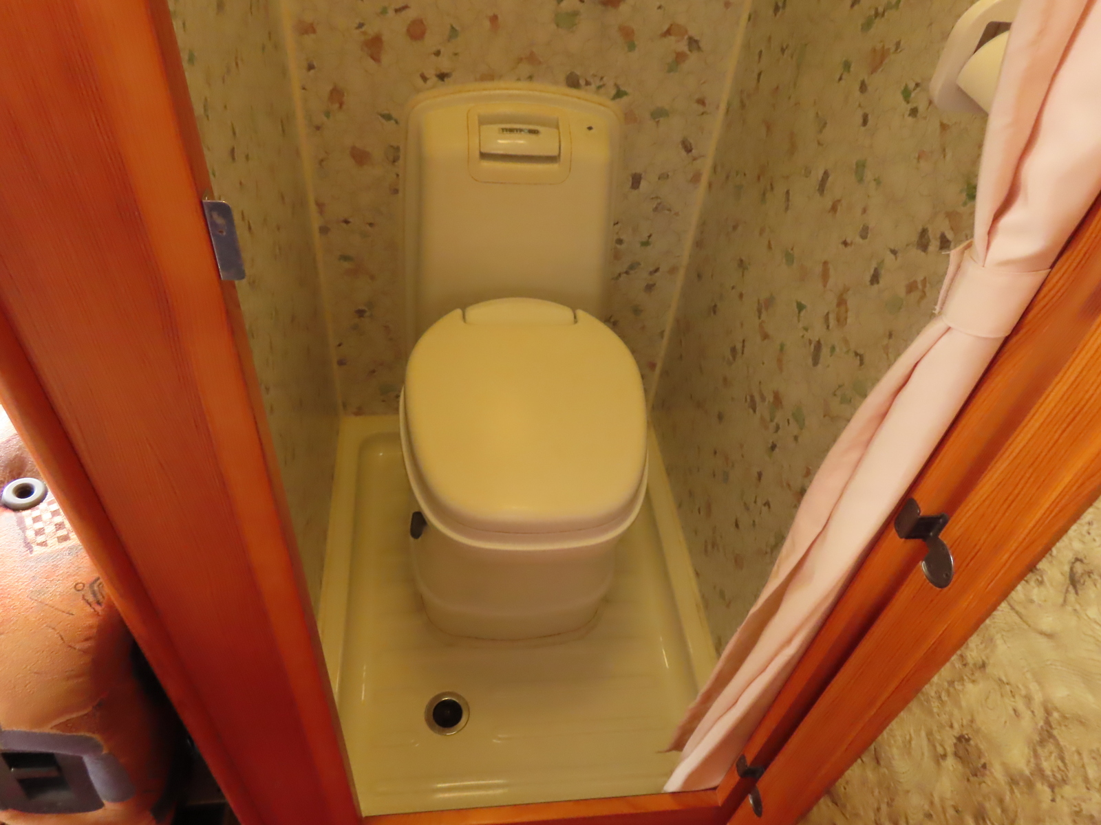 キャンピングカー キャブコン ｶﾑﾛｰﾄﾞ ｸﾞﾛｰﾊﾞﾙｷﾝｸﾞ5.3WD FFﾋｰﾀｰ