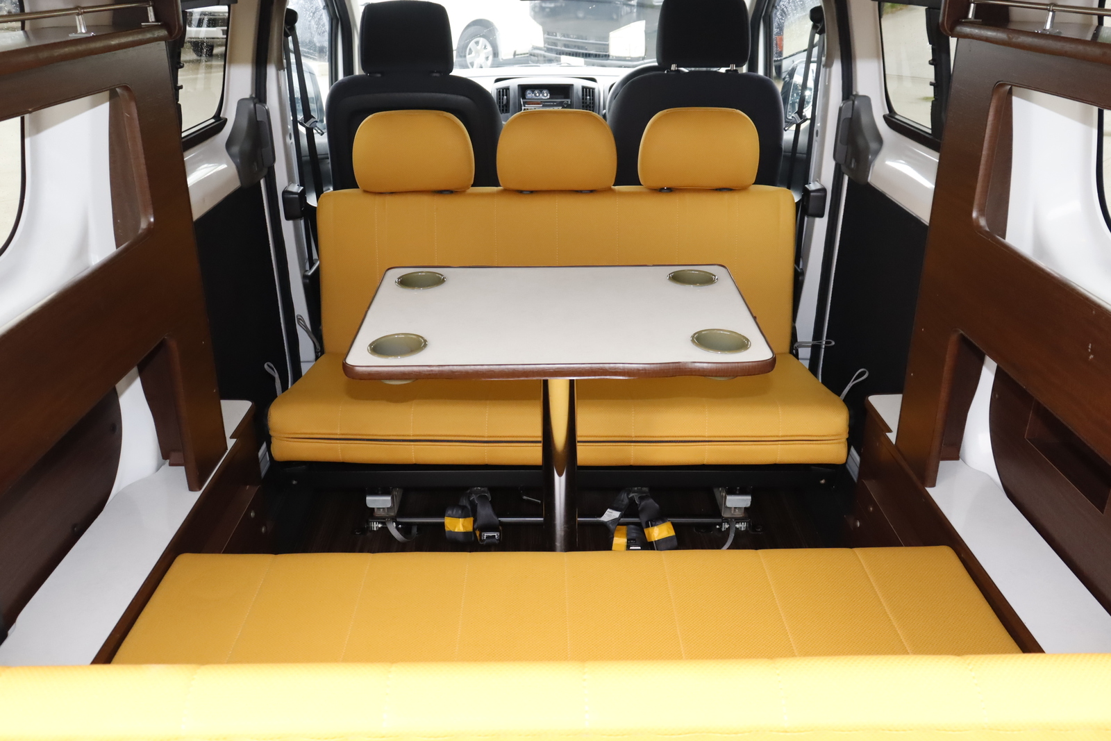 キャンピングカー バンコン NV200ﾊﾞﾈｯﾄ ﾋﾟｰｽﾞｸﾗﾌﾄ ﾂｰﾙﾄﾞｽﾀｰ