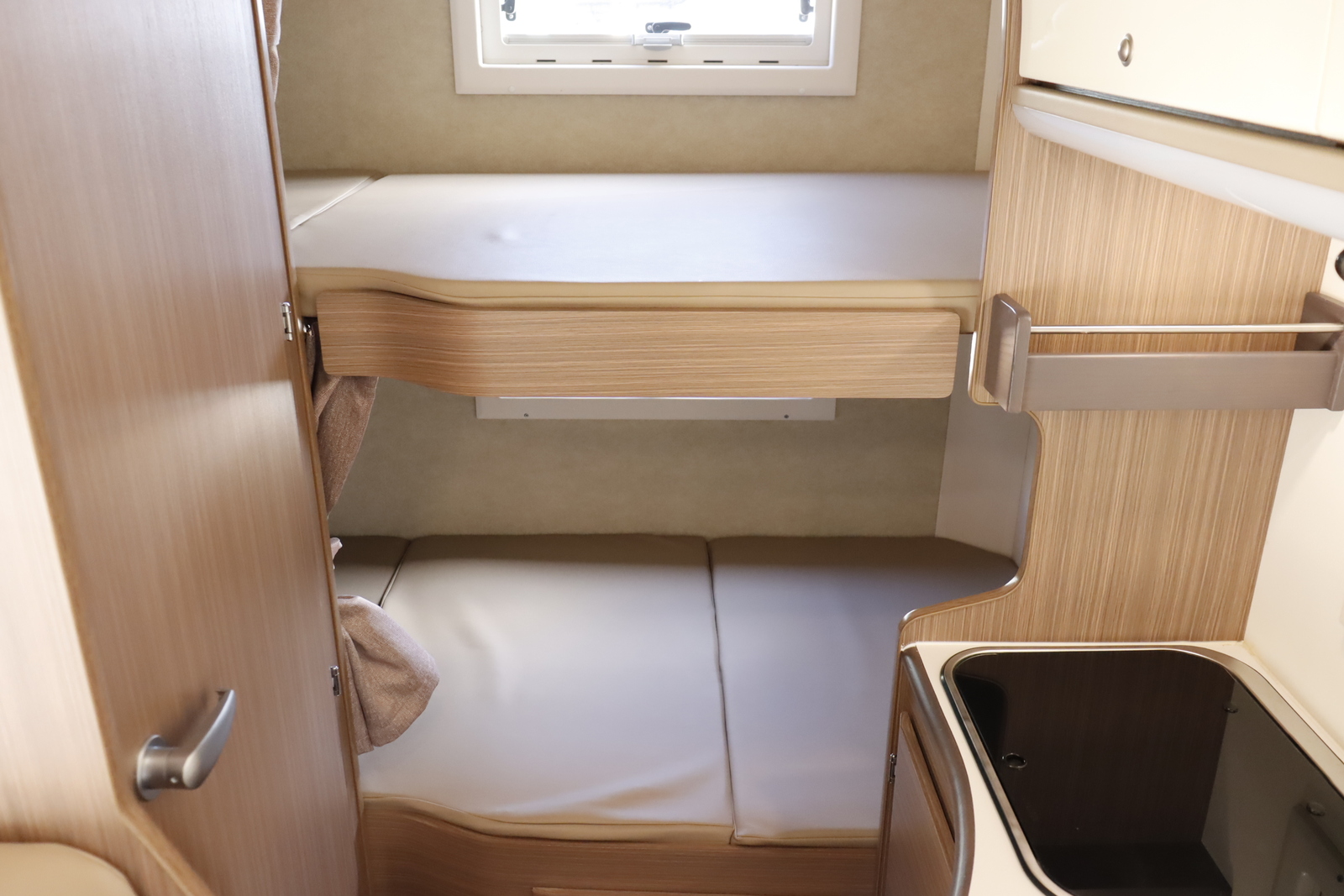 キャンピングカー キャブコン ﾊｲｴｰｽ ﾌｧﾝﾙｰﾁｪ ｾﾚﾝｹﾞﾃｨ