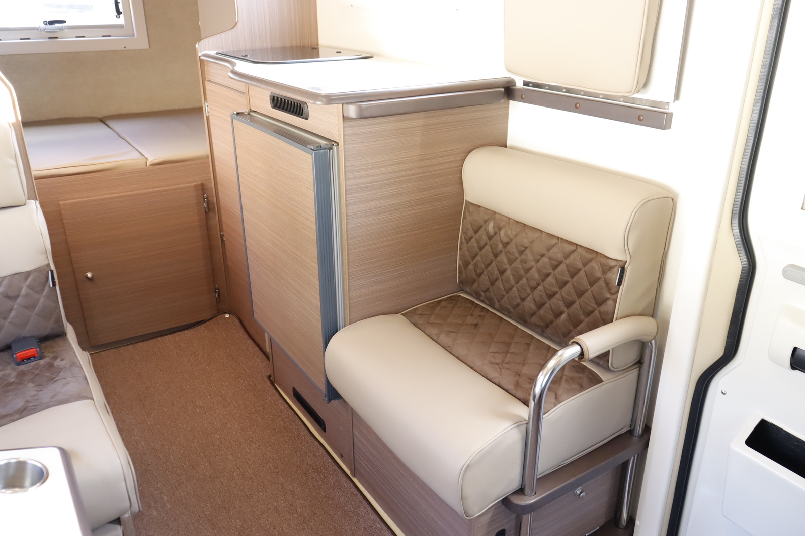 キャンピングカー キャブコン ﾊｲｴｰｽ ﾌｧﾝﾙｰﾁｪ ｾﾚﾝｹﾞﾃｨ