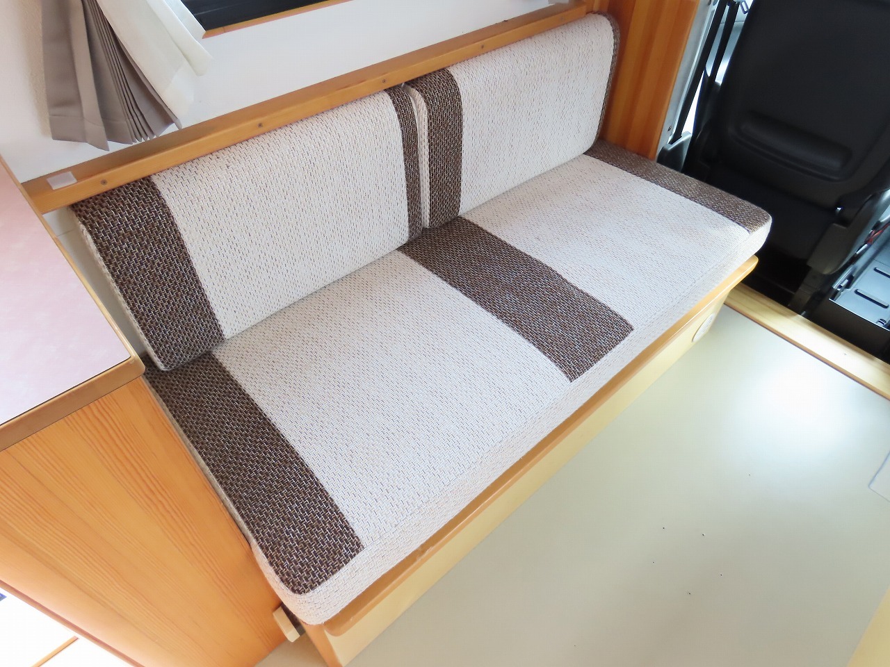 キャンピングカー キャブコン NV200ﾊﾞﾈｯﾄ　AtoZ製 ｱﾙﾌｧ