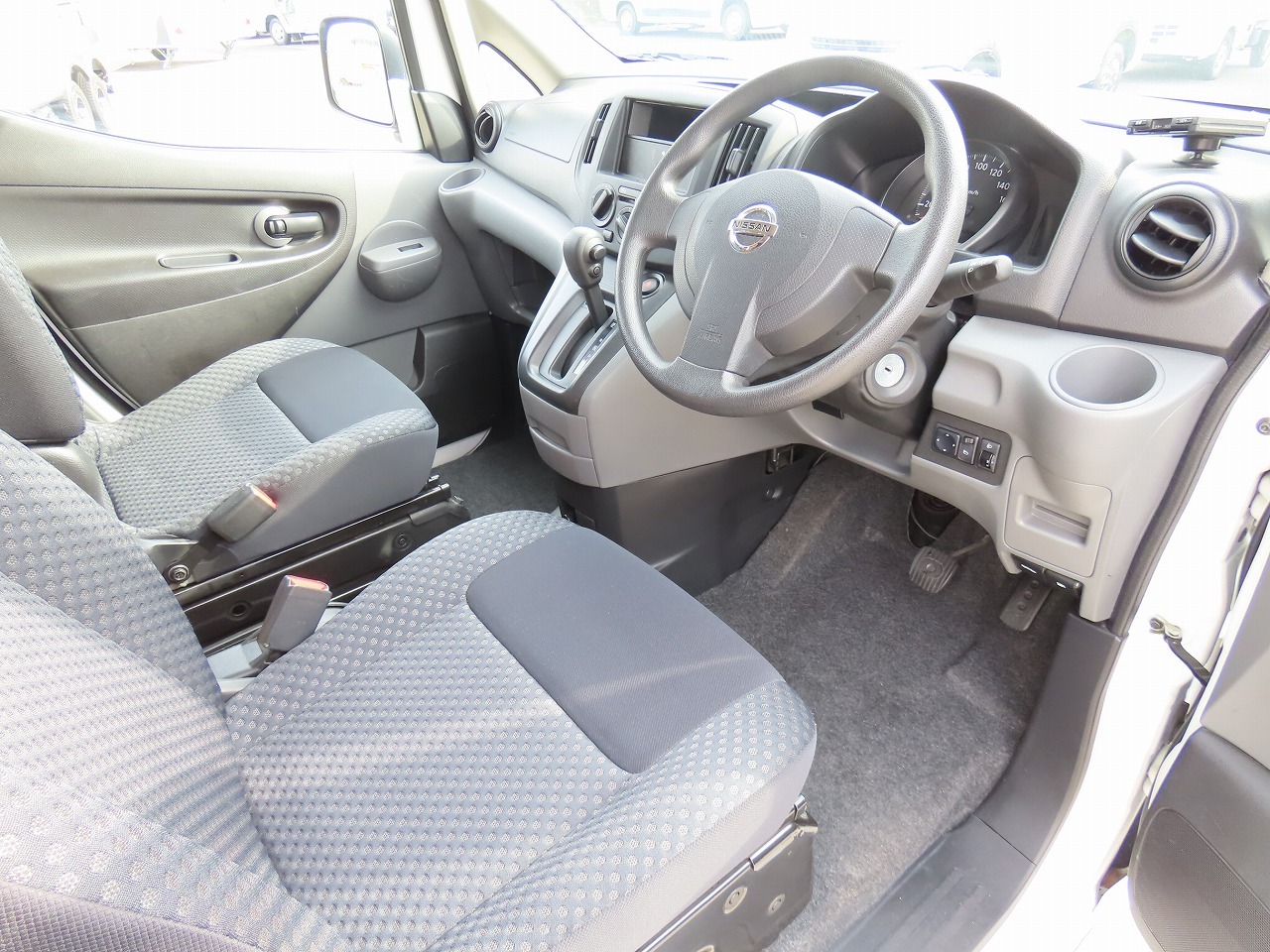 キャンピングカー キャブコン NV200ﾊﾞﾈｯﾄ　AtoZ製 ｱﾙﾌｧ