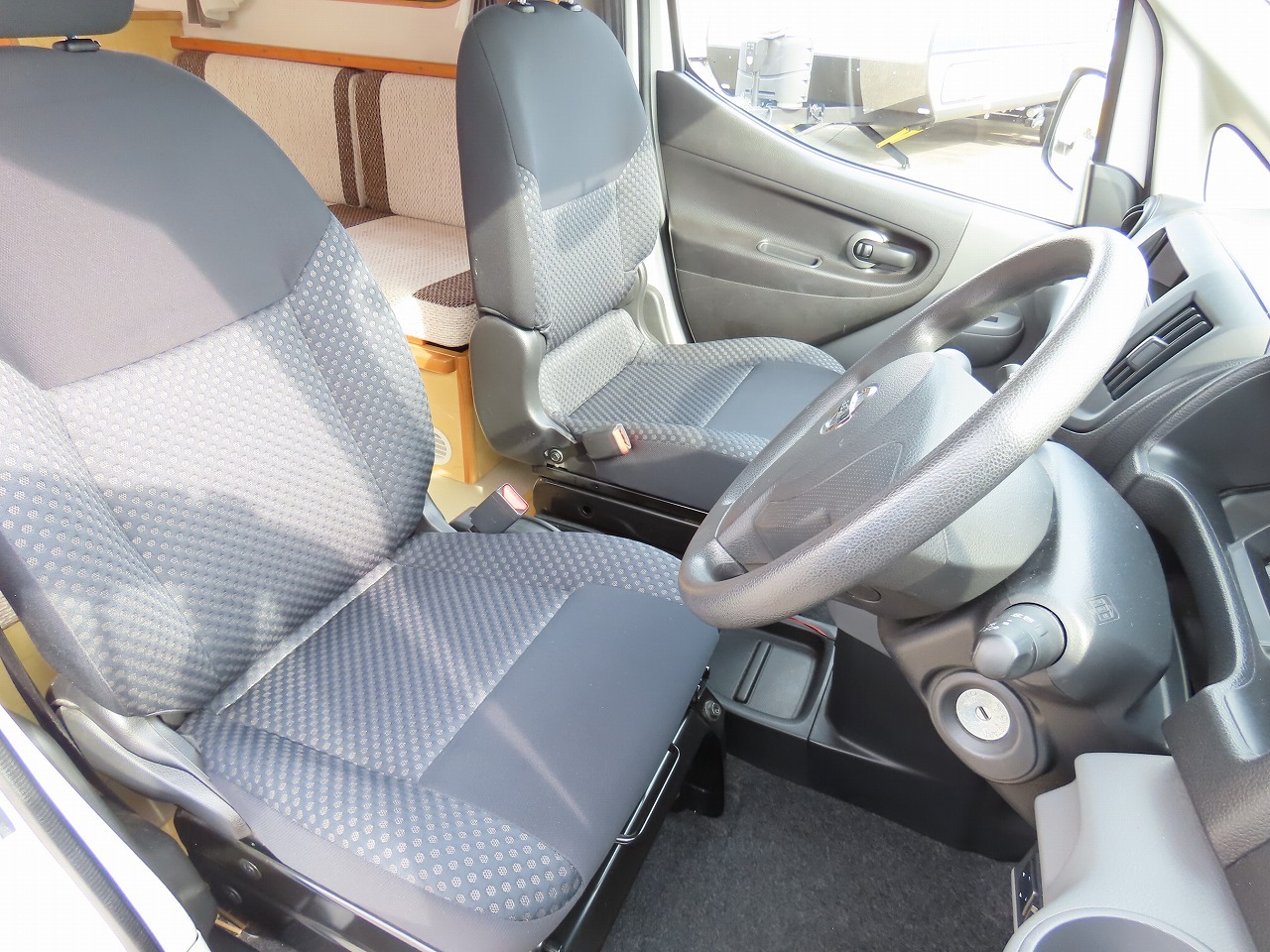 キャンピングカー キャブコン NV200ﾊﾞﾈｯﾄ　AtoZ製 ｱﾙﾌｧ