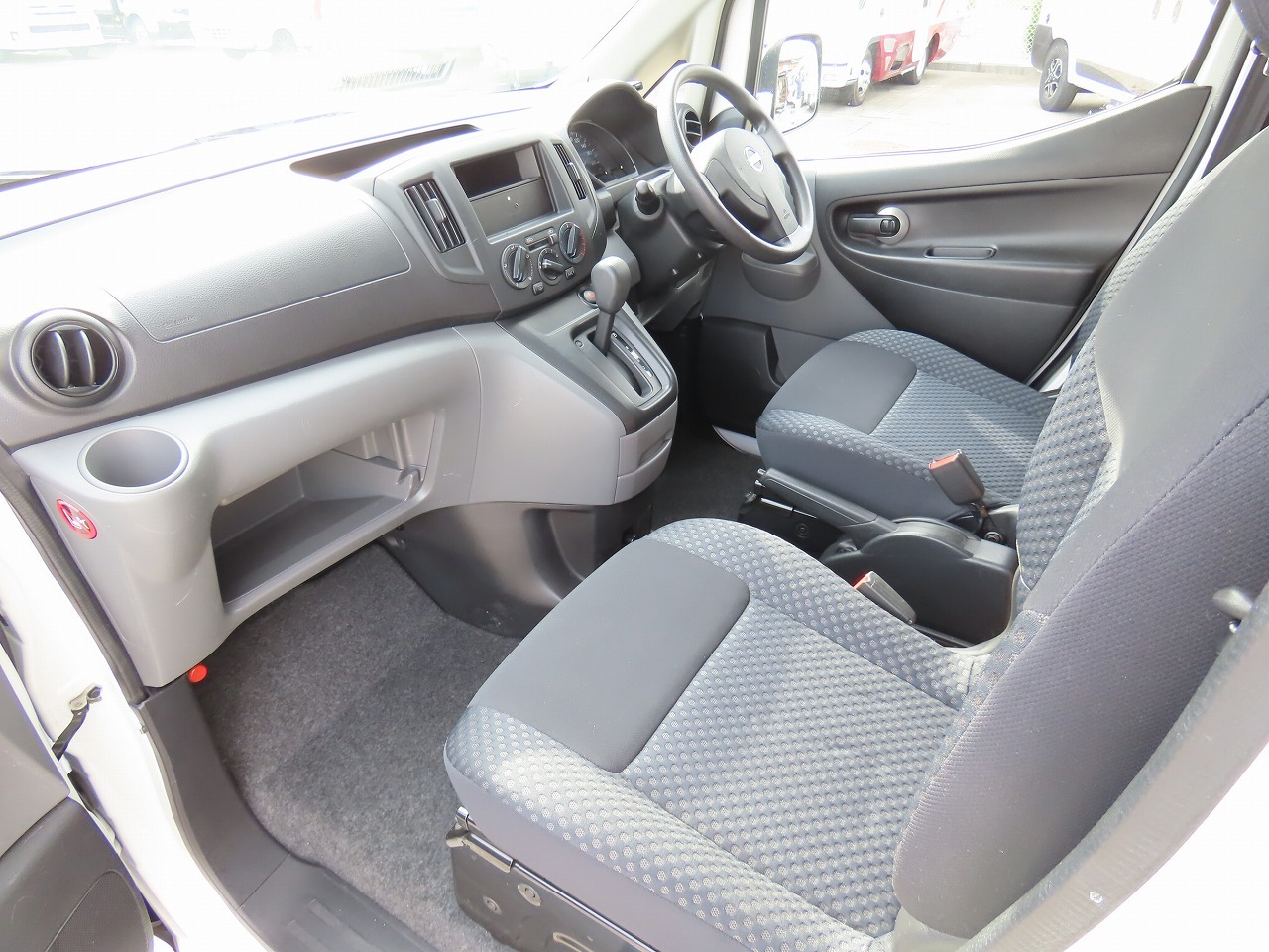 キャンピングカー キャブコン NV200ﾊﾞﾈｯﾄ　AtoZ製 ｱﾙﾌｧ