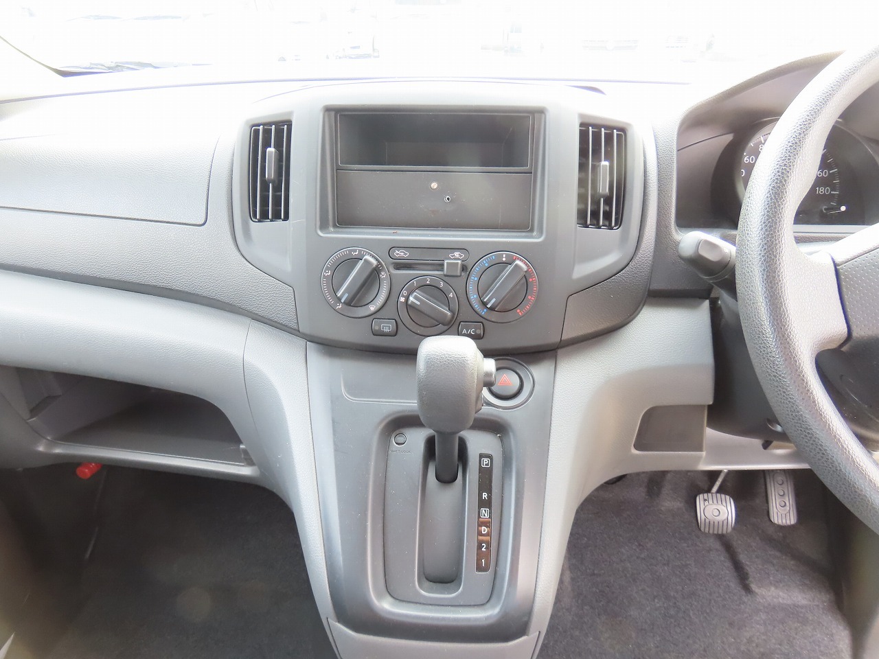 キャンピングカー キャブコン NV200ﾊﾞﾈｯﾄ　AtoZ製 ｱﾙﾌｧ