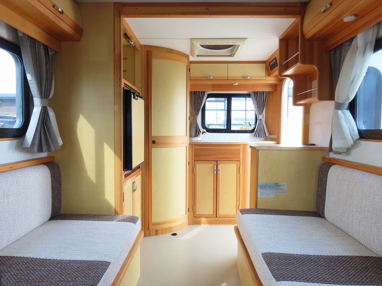 キャンピングカー キャブコン NV200ﾊﾞﾈｯﾄ　AtoZ製 ｱﾙﾌｧ