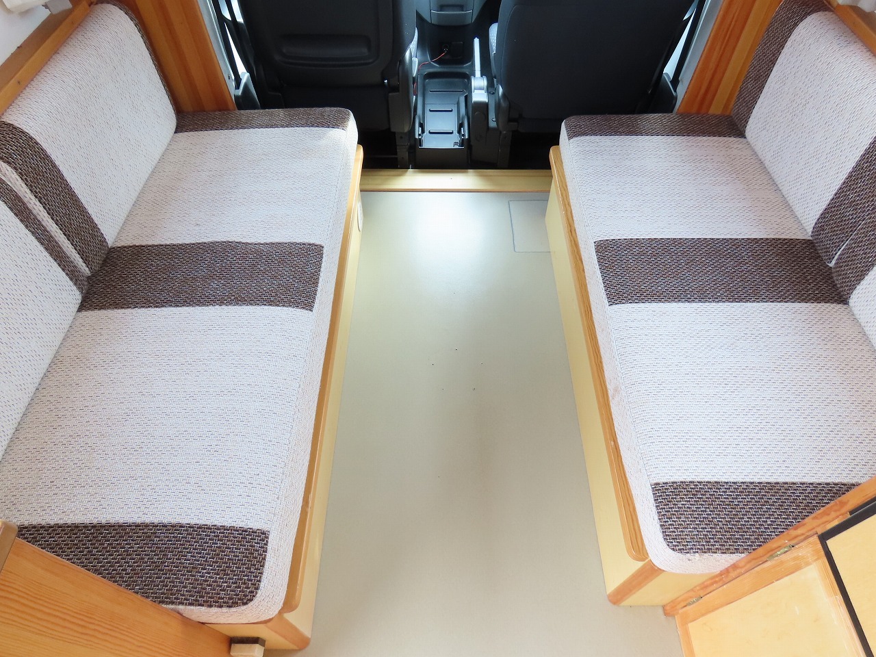 キャンピングカー キャブコン NV200ﾊﾞﾈｯﾄ　AtoZ製 ｱﾙﾌｧ