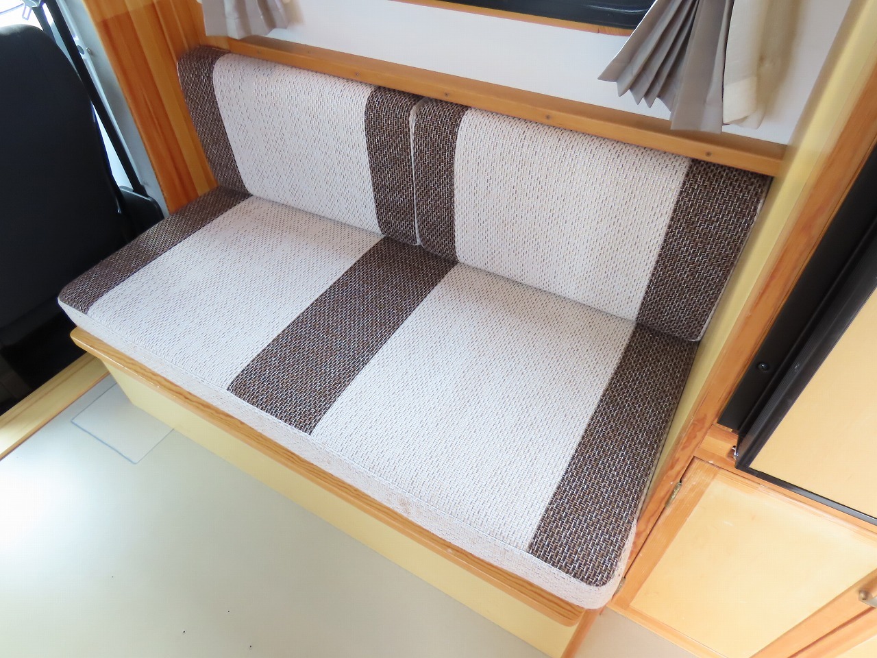 キャンピングカー キャブコン NV200ﾊﾞﾈｯﾄ　AtoZ製 ｱﾙﾌｧ