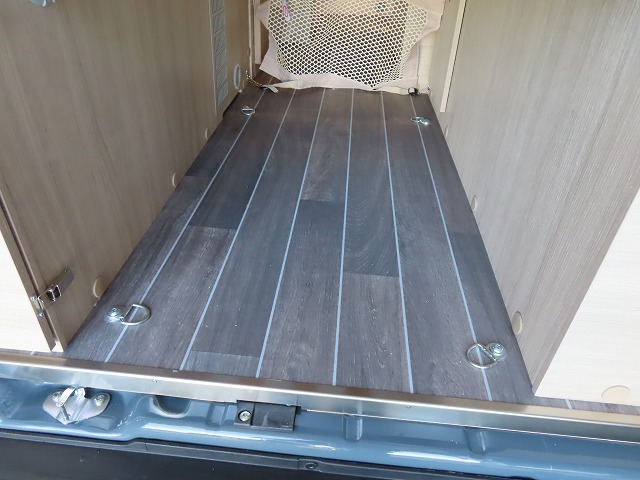 キャンピングカー バンコン ﾃﾞｭｶﾄ　ﾛｰﾗｰﾁｰﾑﾘﾋﾞﾝｸﾞｽﾄｰﾝKJ　新車即納