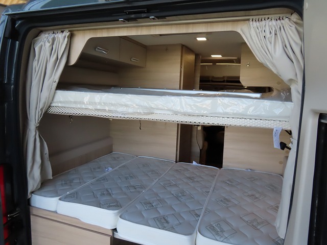 キャンピングカー バンコン ﾃﾞｭｶﾄ　ﾛｰﾗｰﾁｰﾑﾘﾋﾞﾝｸﾞｽﾄｰﾝKJ　新車即納