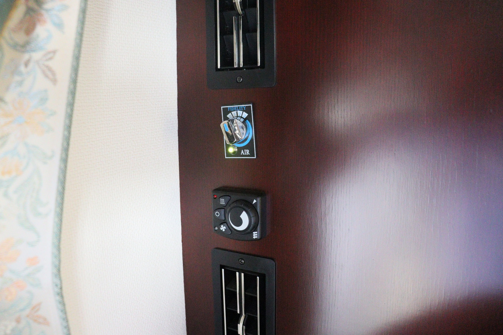 キャンピングカー キャブコン ｶﾑﾛｰﾄﾞ ﾅｯﾂRV ｸﾚｿﾝﾎﾞｰﾀﾞｰ 軽油