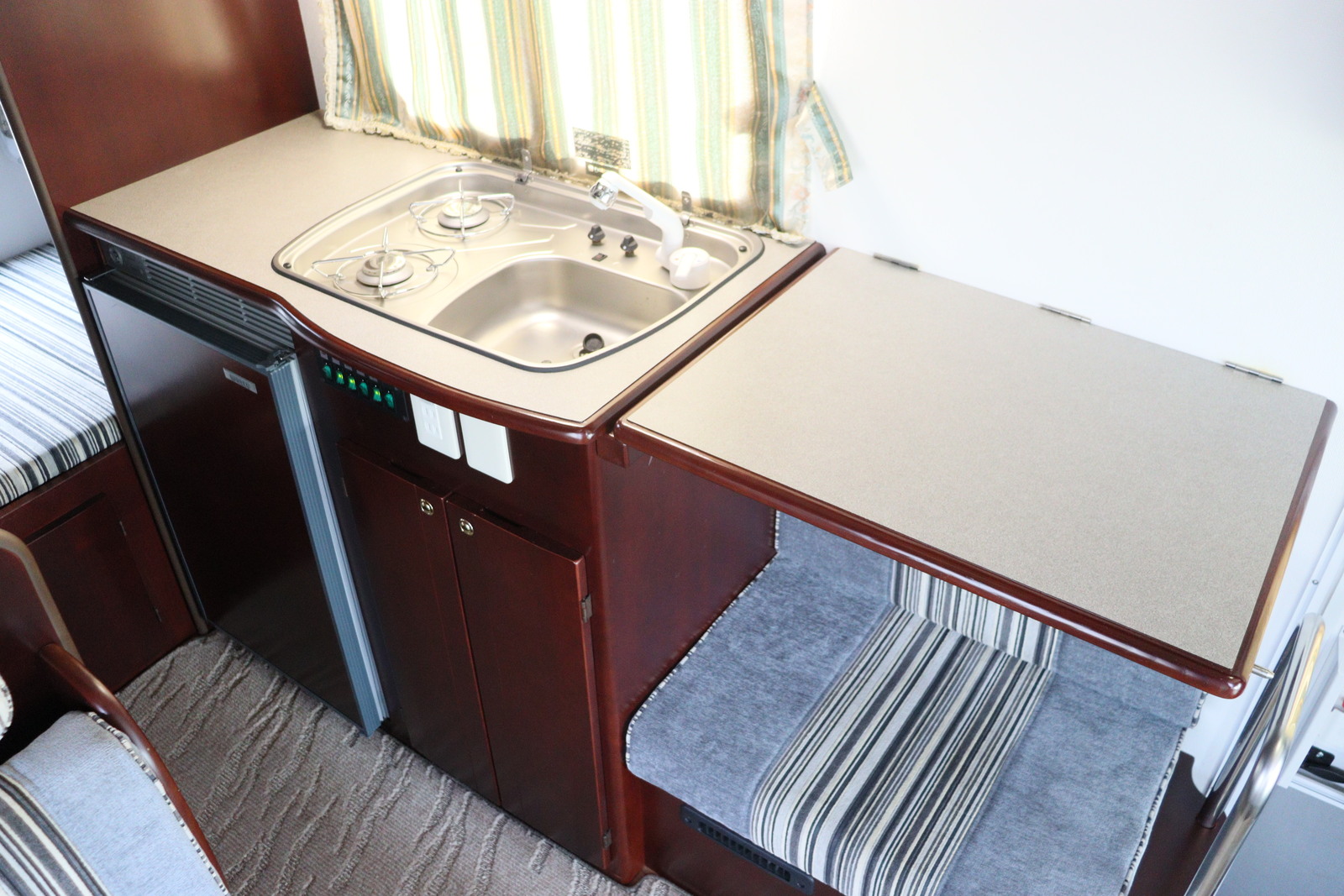 キャンピングカー キャブコン ｶﾑﾛｰﾄﾞ ﾅｯﾂRV ｸﾚｿﾝﾎﾞｰﾀﾞｰ 軽油