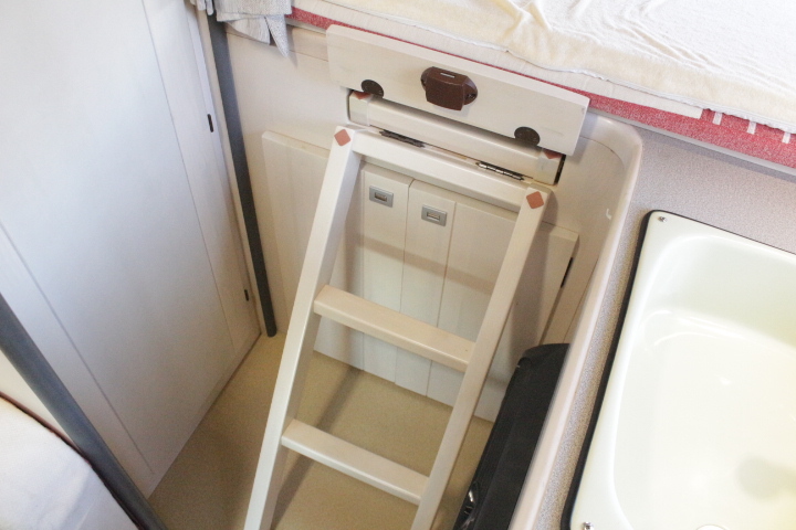 キャンピングカー キャブコン ﾊﾞﾈｯﾄ ﾅｯﾂRV ﾏｯｼｭ ﾀｲﾌﾟX　FF　ｿｰﾗｰ