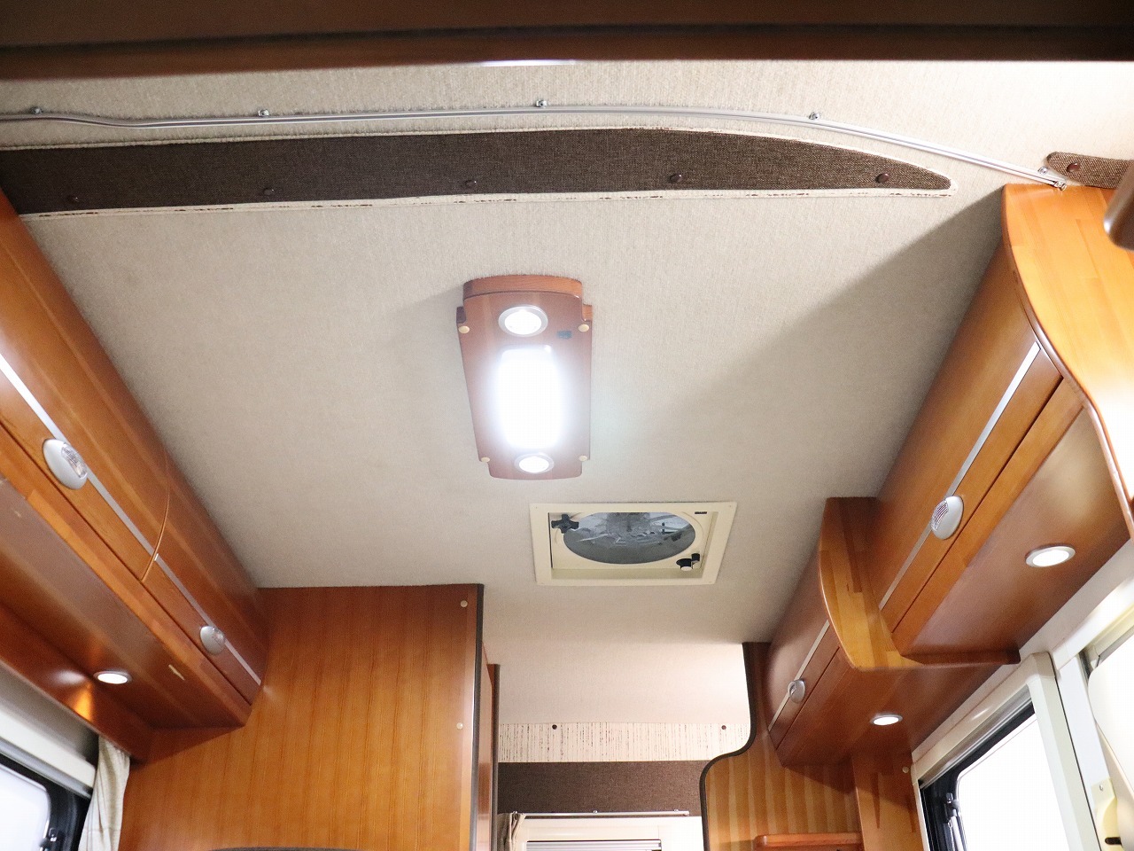 キャンピングカー キャブコン ﾊﾞﾈｯﾄ 東和ﾓｰﾀｰｽ ｶｰﾋﾞｨ　4WD　FFﾋｰﾀｰ