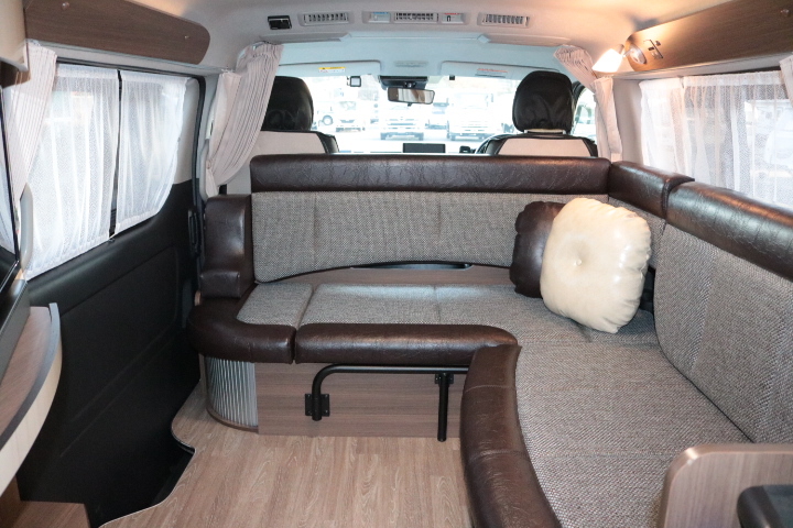 キャンピングカー バンコン ﾊｲｴｰｽ ﾚｸﾋﾞｨ ｳﾞｫｰﾉ 4WD　FF　電子ﾚﾝｼﾞ