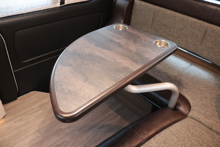 キャンピングカー バンコン ﾊｲｴｰｽ ﾚｸﾋﾞｨ ｳﾞｫｰﾉ 4WD　FF　電子ﾚﾝｼﾞ