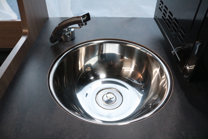 キャンピングカー バンコン ﾊｲｴｰｽ ﾚｸﾋﾞｨ ｳﾞｫｰﾉ 4WD　FF　電子ﾚﾝｼﾞ