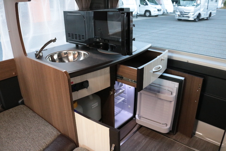 キャンピングカー バンコン ﾊｲｴｰｽ ﾚｸﾋﾞｨ ｳﾞｫｰﾉ 4WD　FF　電子ﾚﾝｼﾞ