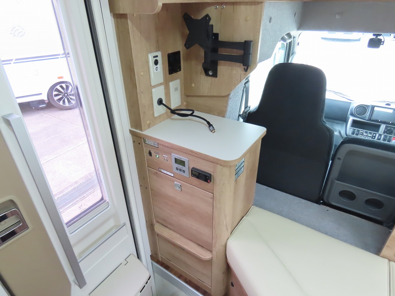 キャンピングカー キャブコン ｶﾑﾛｰﾄﾞ ﾅｯﾂRV ｸﾚｱﾊｲﾊﾟｰｴﾎﾞ5.0W
