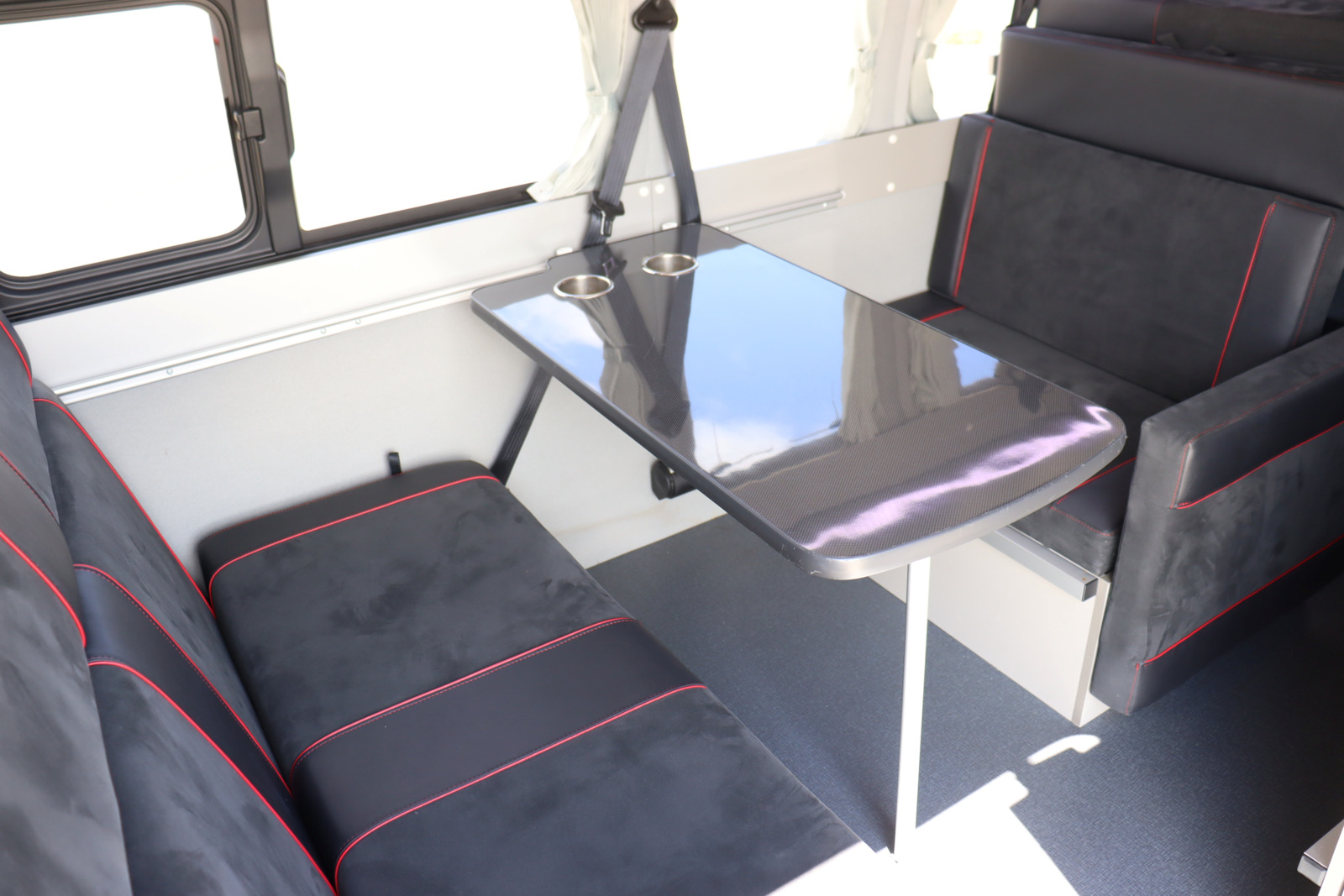 キャンピングカー バンコン ﾊｲｴｰｽ ﾚｸﾋﾞｨ ﾄｯﾌﾟｾｲﾙ 4WD