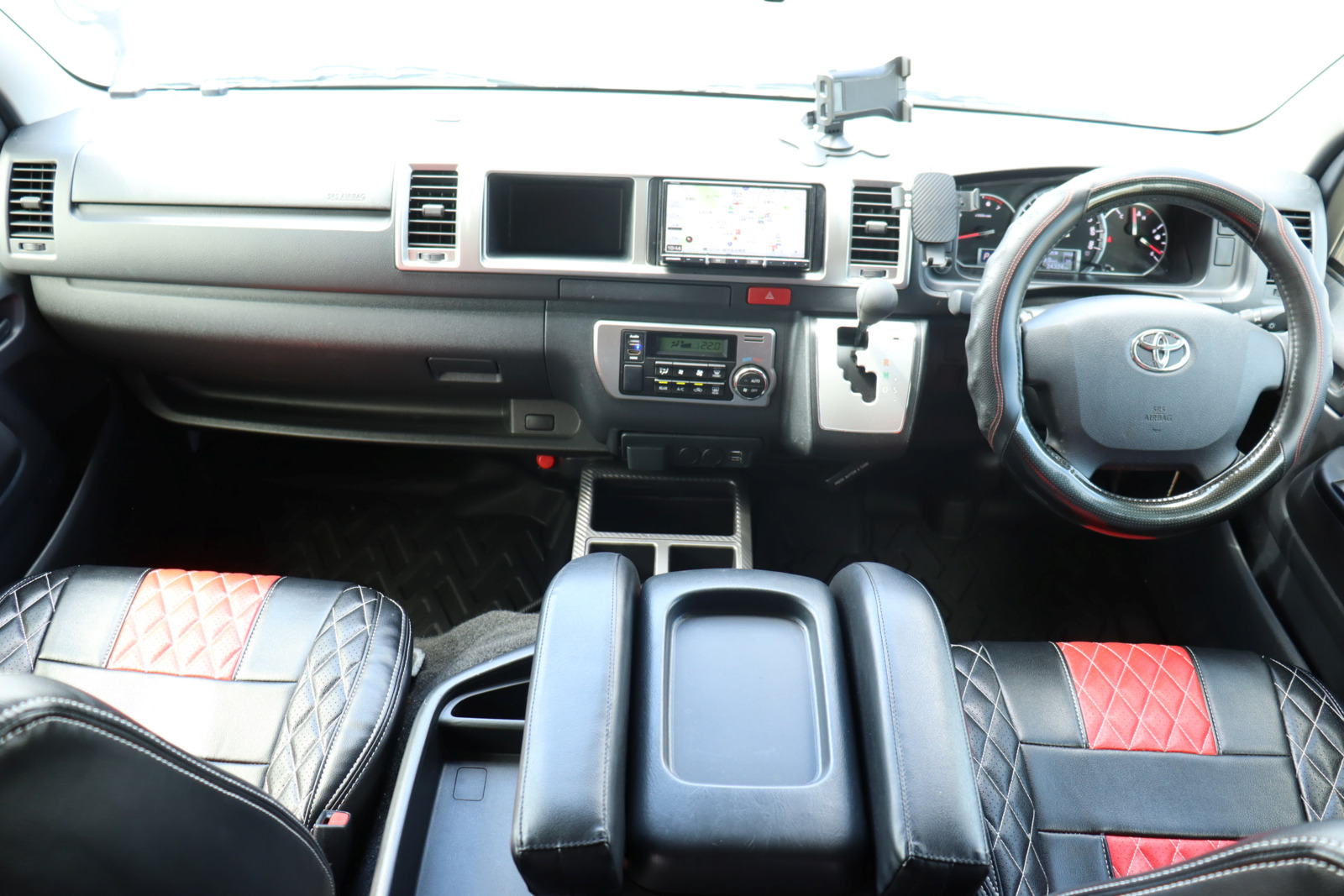 キャンピングカー バンコン ﾊｲｴｰｽ ﾚｸﾋﾞｨ ﾄｯﾌﾟｾｲﾙ 4WD