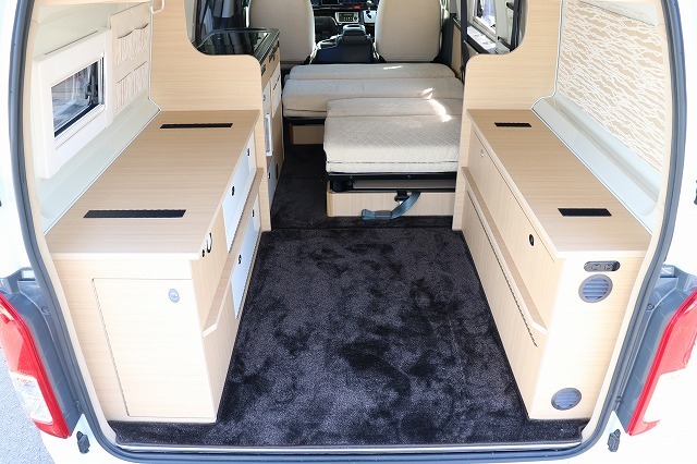 キャンピングカー バンコン ﾊｲｴｰｽ ﾃﾞﾙﾀﾘﾝｸ ﾀﾞｰｳｨﾝQ3 4WD
