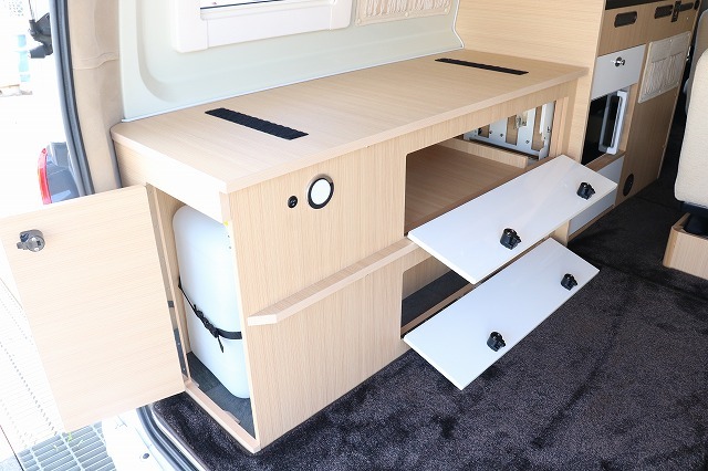 キャンピングカー バンコン ﾊｲｴｰｽ ﾃﾞﾙﾀﾘﾝｸ ﾀﾞｰｳｨﾝQ3 4WD