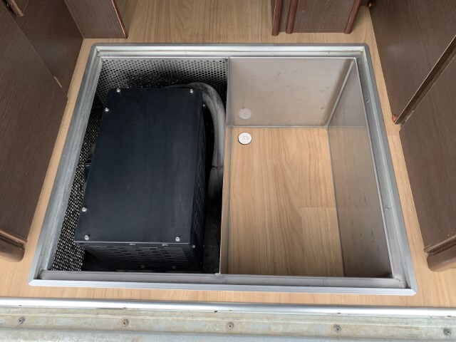 キャンピングカー バンコン OMC 北斗 4WD 12Vｸｰﾗｰ FFﾋｰﾀｰ 