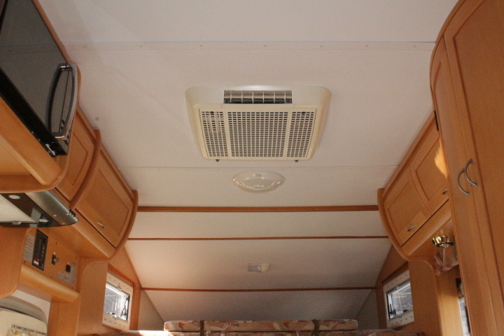 キャンピングカー キャブコン ｶﾑﾛｰﾄﾞ ｸﾞﾛｰﾊﾞﾙ ﾕｰﾛｽﾀｰ　冷蔵庫　FF